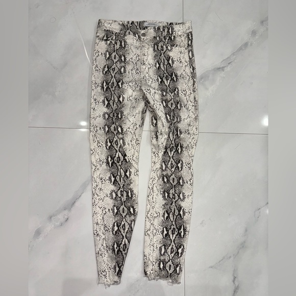 Snake Skin, Zara Jeans. Stretchy - Picture 1 of 2